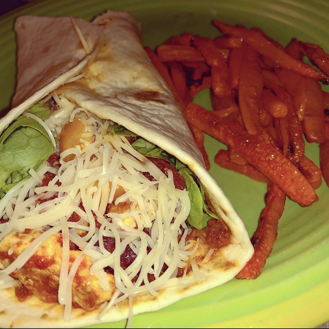 Wrap poulet, frites de carottes